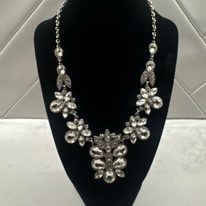 Elegant Silver Floral Necklace